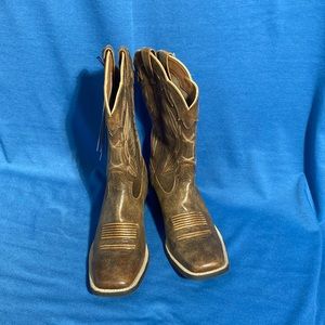 Beautiful Brown Ariat Leather Cowboy Boots